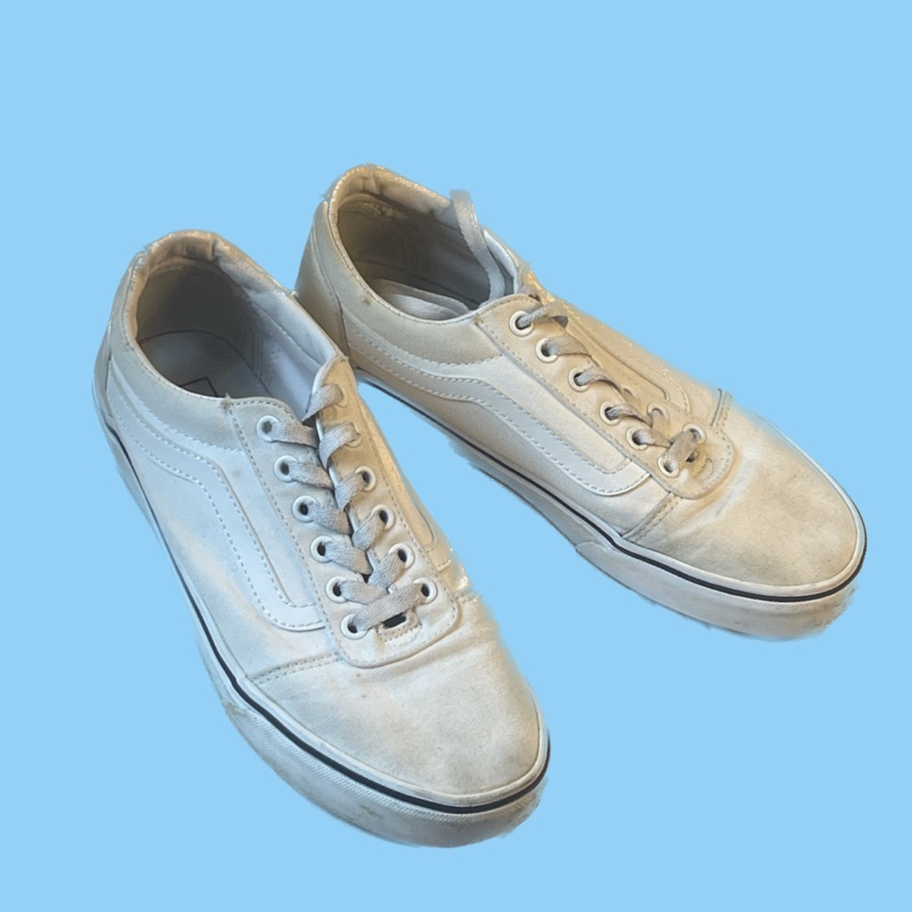 Vans White Low Tops Slip On Skate Shoe Size 10